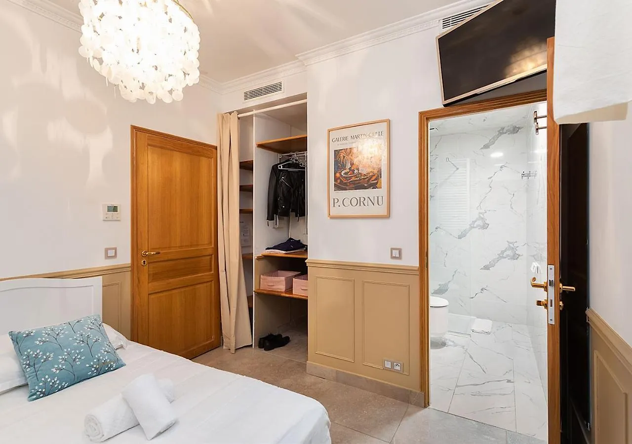 Le Pavillon Ponthieu - Champs-Elysees Paris Holiday home